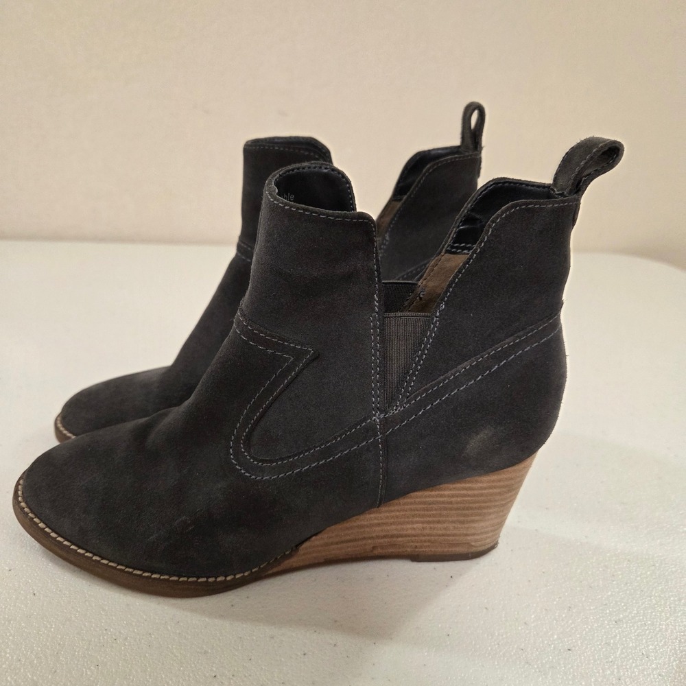 Blondo B6564 Waterproof Charcoal Grey Suede Wedge Ankle Booties Womens 7M